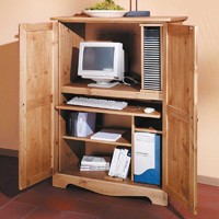 Ideal für kleine Wohnungen: Computerschrank als Heimbüro